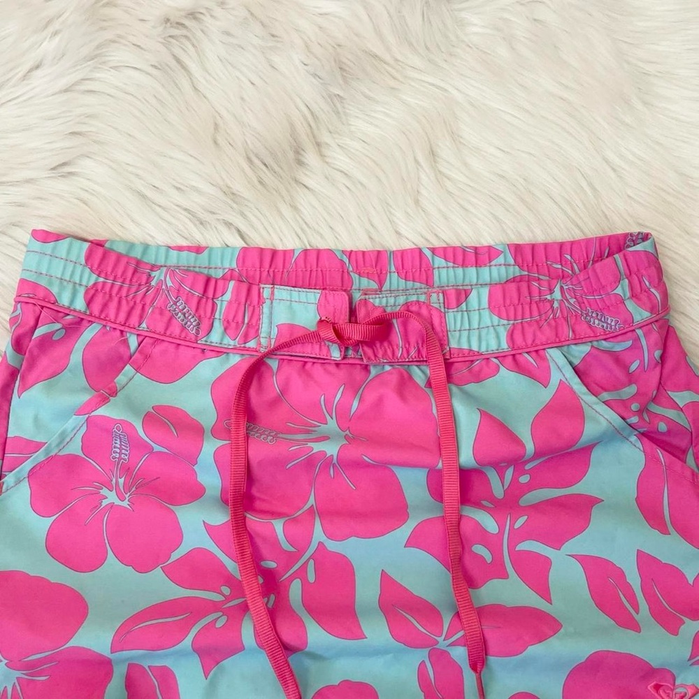 Vintage Y2K pink hibiscus mini skirt 💗 by Roxy - Picture 2 of 7